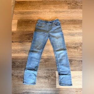 ✨ MUST-HAVE COMFORT: LEVI’S PULL-ON JEANS✨